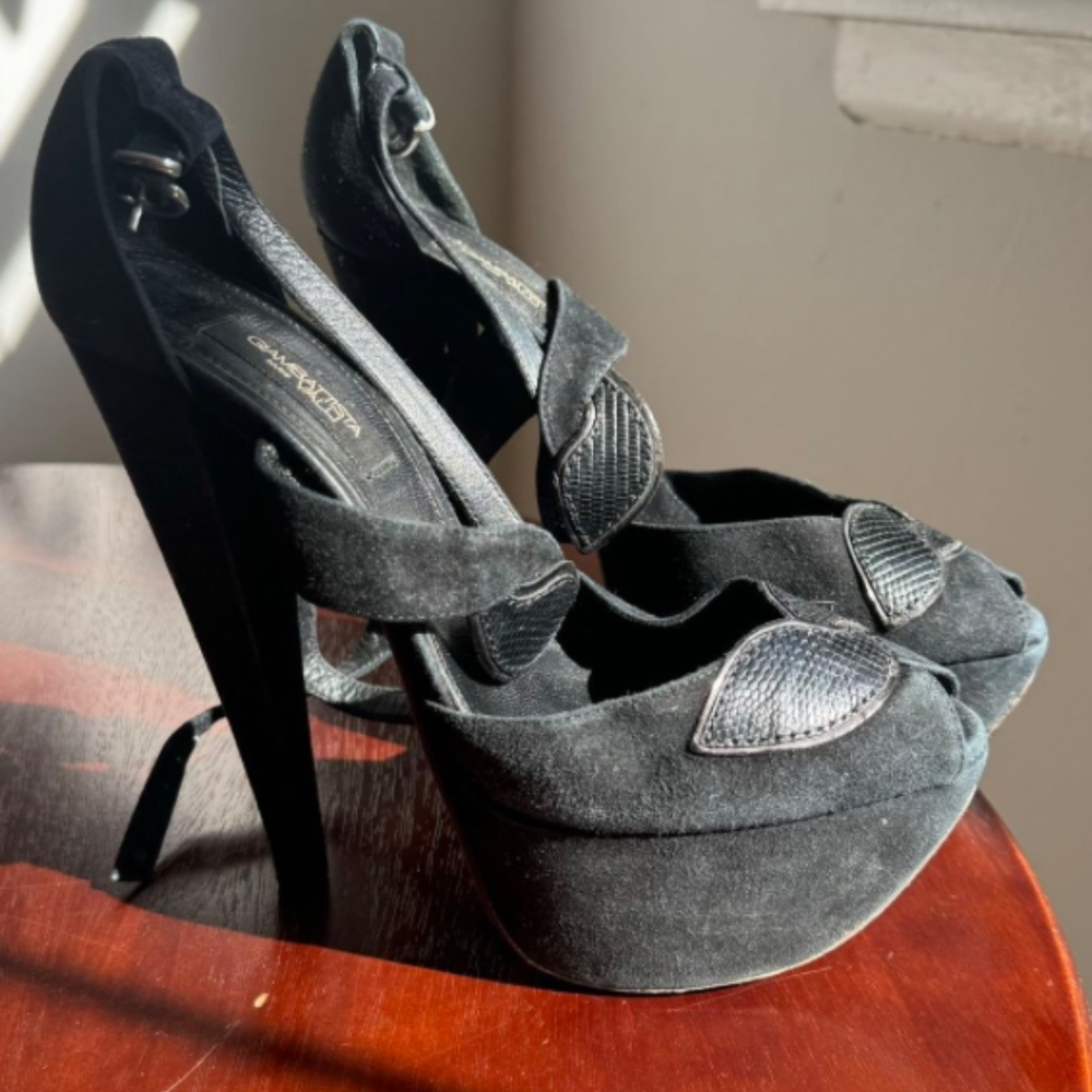Giambattista Valli Italian Black Suede Sandals Pumps Heels - Size 7.5 - Picture 14 of 16